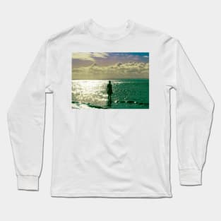 Mid afternoon light, Crosby beach Long Sleeve T-Shirt